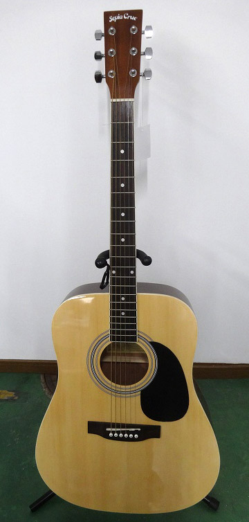 Sepia Crueアコースティックギター